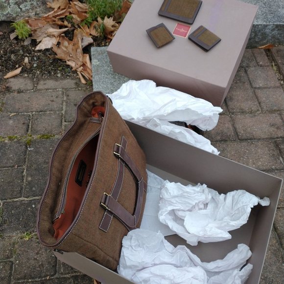 Cole Haan tweed/leather tote bag plus 3 wallets - Picture 9 of 9